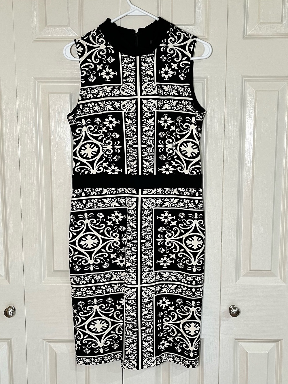 J. McLaughlin Women's Lynette Bainbridge Stretch Dress
Black/White Size Medium